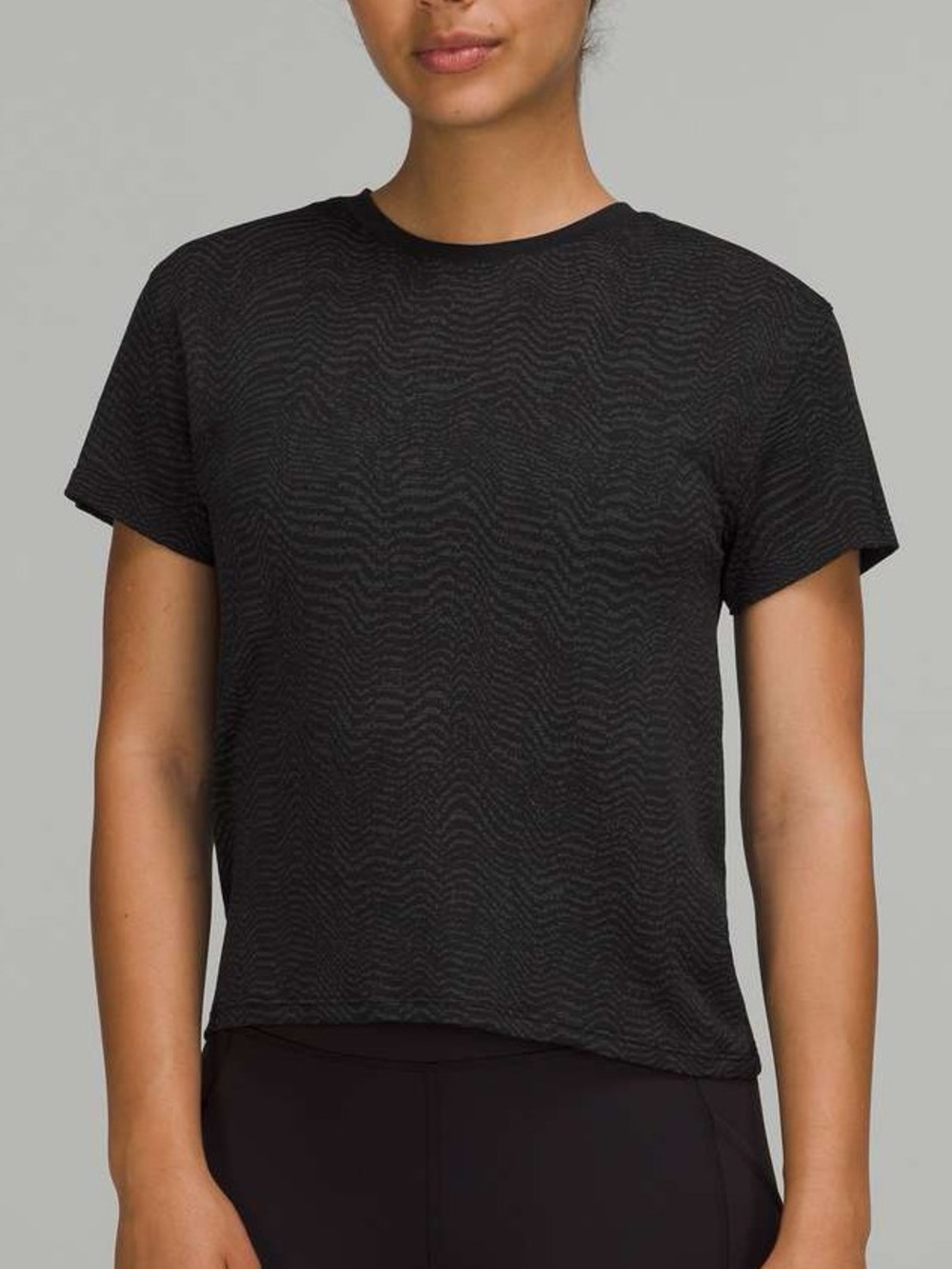 Lululemon Train to Be Seamless Short Sleeve T-Shirt - Sz 8